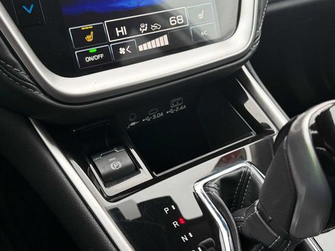 Used 2025 Subaru Outback Premium w/ Popular Package #1A image 26