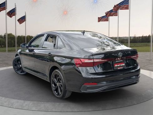 Used 2025 Volkswagen Jetta SE w/ Black Wheel Package FWD image 8