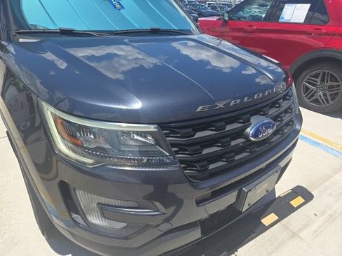 Used 2017 Ford Explorer Sport w/ Equipment Group 401A AWD/4WD image 5