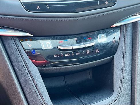 Used 2022 Cadillac XT5 Sportv w/ Platinum Package AWD/4WD image 16
