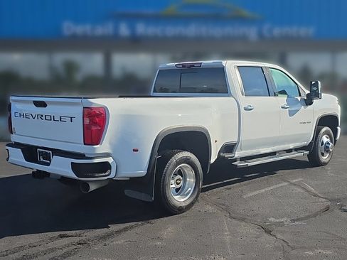 Used 2022 Chevrolet Silverado 3500 High Country AWD/4WD image 8