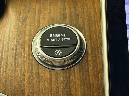 Certified 2022 Mercedes-Benz C 300 4MATIC Sedan image 28