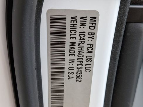 Used 2023 Jeep Grand Cherokee Altitude image 29