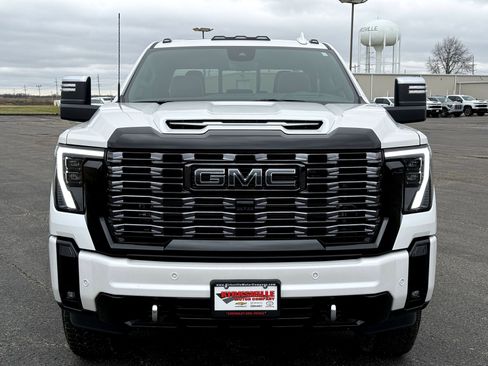 Used 2025 GMC Sierra 2500 Denali Ultimate image 11