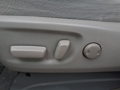 Used 2013 Toyota Sienna LE image 26