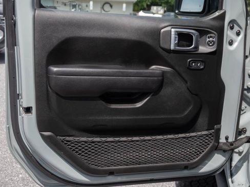 Used 2024 Jeep Wrangler Unlimited AWD/4WD image 20