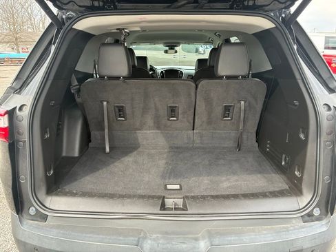 Used 2020 Chevrolet Traverse LT w/ Driver Confidence II Package image 13