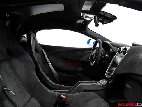 Used 2020 McLaren 620R RWD image 44