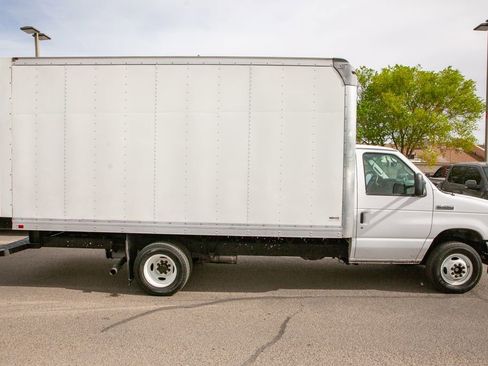Used 2022 Ford E-450 and Econoline 450 Super Duty w/ Power Windows & Locks Group RWD image 4