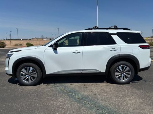 New 2026 Nissan Pathfinder SL FWD image 3