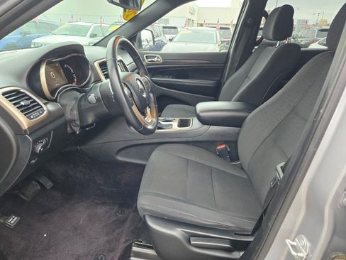 Used 2016 Jeep Grand Cherokee Laredo image 18