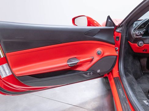 Used 2018 Ferrari 488 Spider RWD image 7
