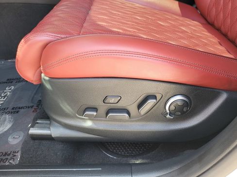 Used 2024 Genesis GV70 3.5T AWD/4WD image 13