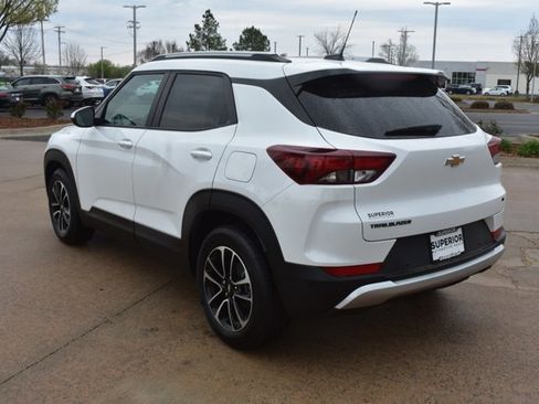New 2026 Chevrolet TrailBlazer LT w/ Convenience Package FWD image 9