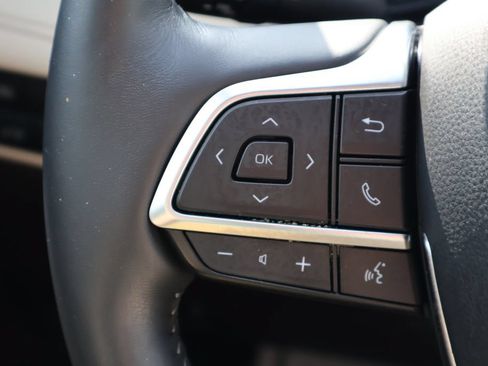 Used 2020 Toyota Highlander Limited AWD/4WD image 7