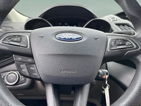 Used 2017 Ford Escape SE image 20