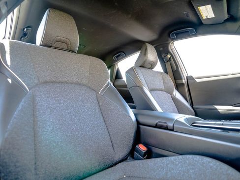 Used 2023 Toyota Crown AWD/4WD image 17