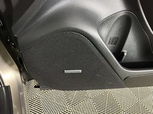 Used 2019 Subaru Forester Touring AWD/4WD image 32