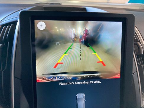 Used 2023 Ford Edge SEL w/ Sport Appearance Package image 31