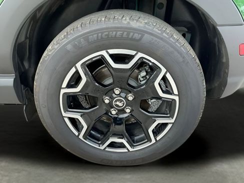 Certified 2025 Ford Bronco Sport Outer Banks w/ Outer Banks Tech Package+ AWD/4WD image 17