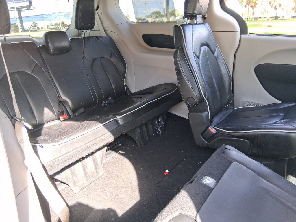 Used 2021 Chrysler Pacifica Limited AWD/4WD image 19