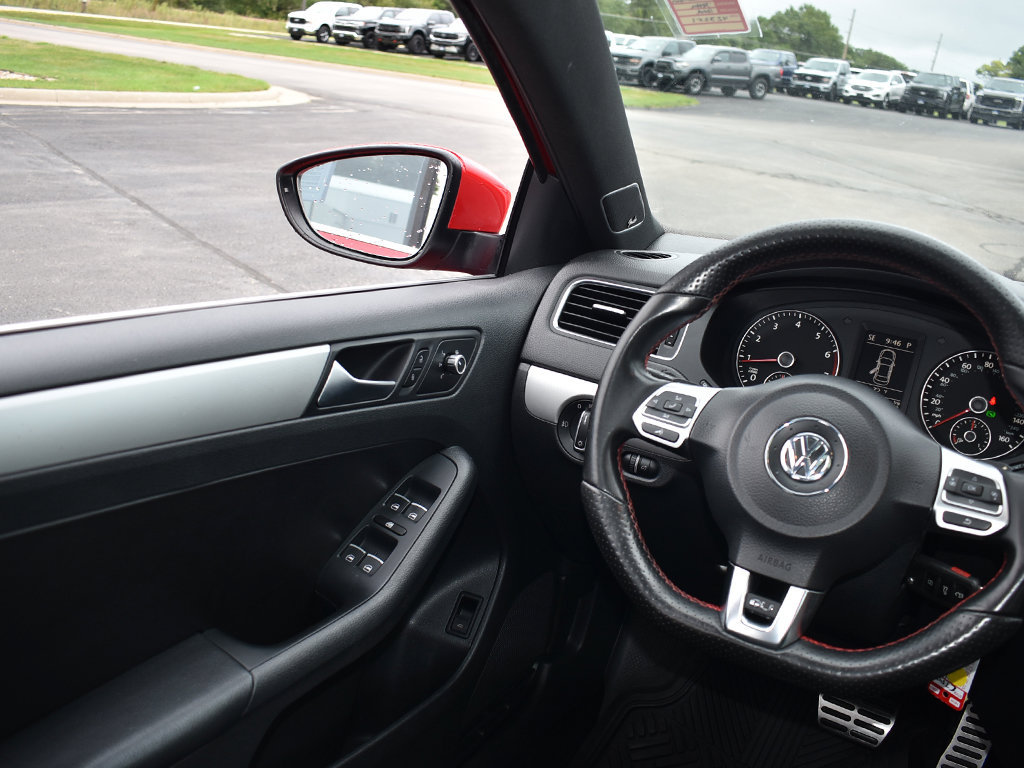 Used 2012 Volkswagen Jetta GLI FWD image 16