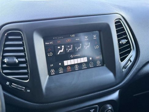 Used 2018 Jeep Compass Sport w/ Tech Group AWD/4WD image 27