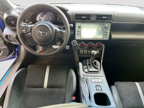 Used 2025 Toyota GR86 Premium w/ ALL Weather Mat Package (TMS) RWD image 21