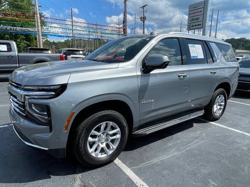 Used 2025 Chevrolet Tahoe LT AWD/4WD image 2