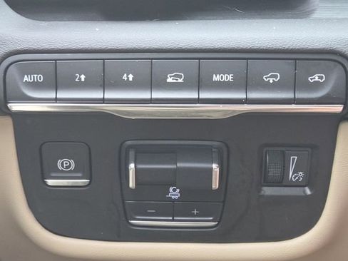 Used 2021 Cadillac Escalade Premium Luxury w/ Driver Assist Tech Package image 15