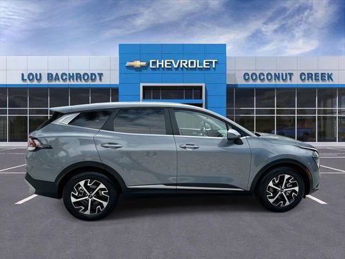 Used 2024 Kia Sportage EX FWD image 9
