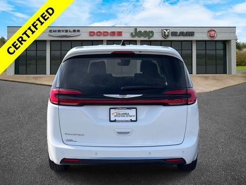 Certified 2024 Chrysler Pacifica Touring-L image 34