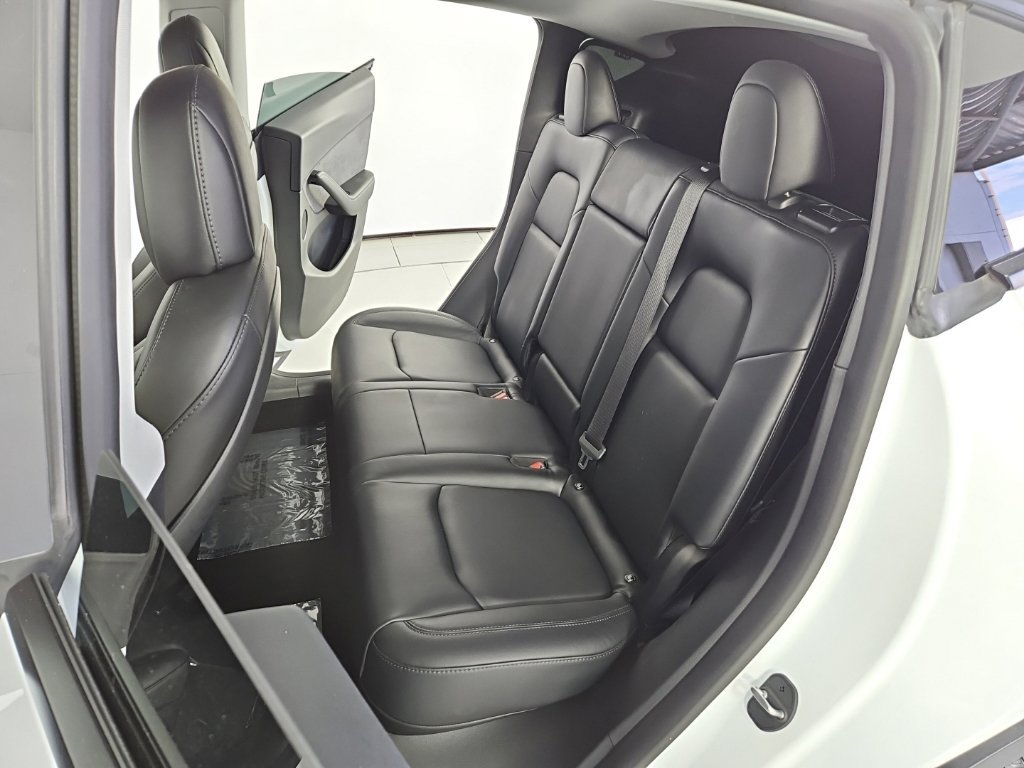 Used 2022 Tesla Model Y Long Range AWD/4WD image 20