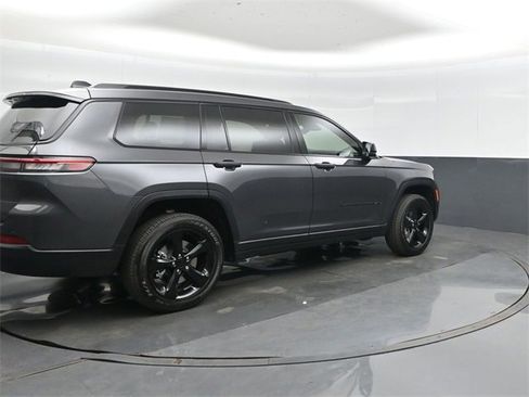 New 2025 Jeep Grand Cherokee L Altitude image 3