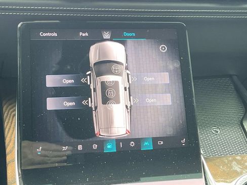 Used 2025 Cadillac Escalade Sport Platinum w/ LPO, ONYX Package image 38