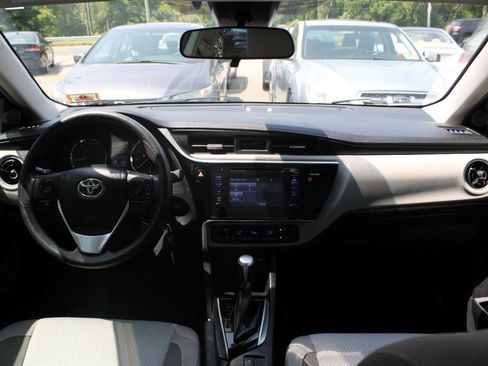 Used 2017 Toyota Corolla LE FWD image 31