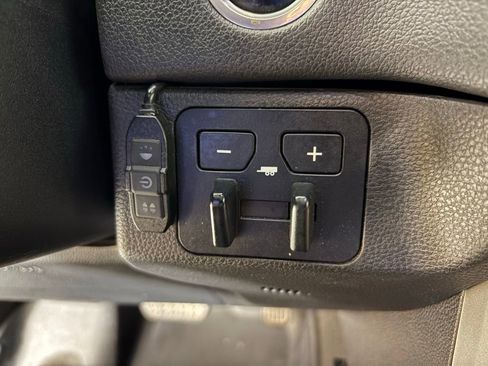 Used 2023 Toyota Tundra Limited image 22