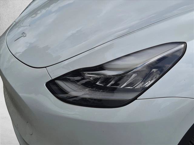 Used 2022 Tesla Model Y Long Range AWD/4WD image 9