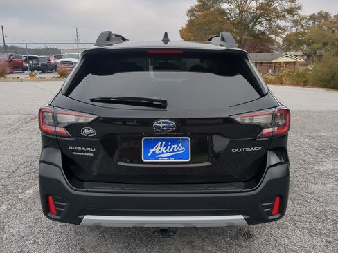 Used 2022 Subaru Outback Premium image 4