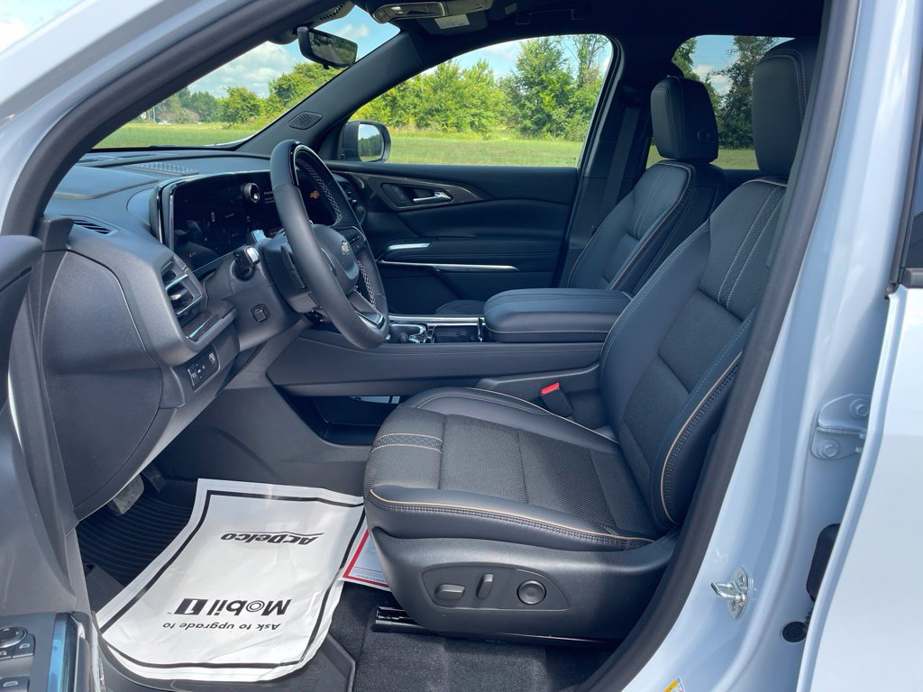 New 2026 Chevrolet Traverse High Country w/ LPO, Floor Liner Package FWD image 14