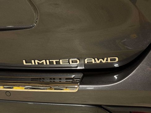 Used 2022 Toyota Highlander Limited AWD/4WD image 30