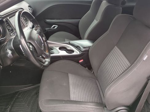 Used 2022 Dodge Challenger R/T w/ Driver Convenience Group RWD image 14