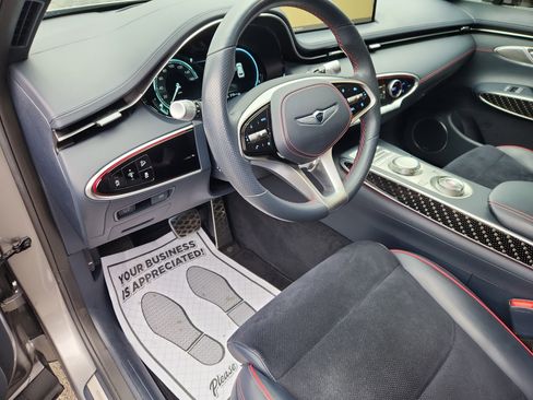 Used 2022 Genesis GV70 3.5T Sport w/ Sport Prestige Package image 26