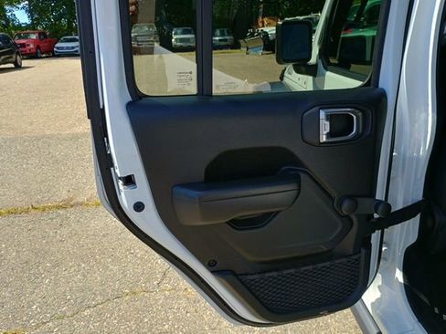 Used 2021 Jeep Wrangler Unlimited Sport AWD/4WD image 18