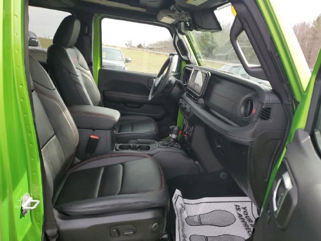 Used 2025 Jeep Wrangler Unlimited Rubicon AWD/4WD image 27