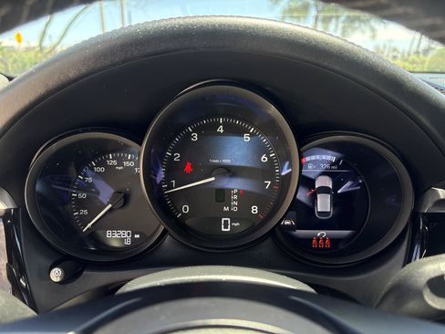 Used 2022 Porsche Macan AWD/4WD image 23