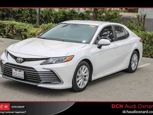 Used 2022 Toyota Camry LE FWD image 1