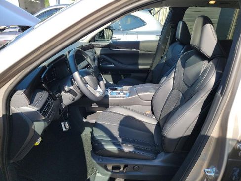 Used 2023 INFINITI QX60 Sensory w/ Cargo Package AWD/4WD image 3