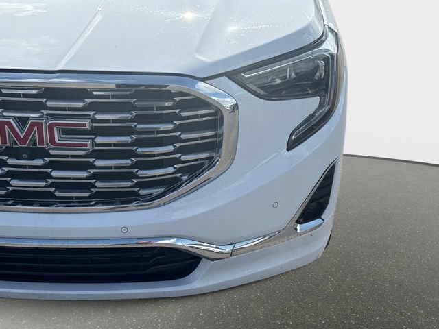 Used 2020 GMC Terrain Denali w/ Denali Premium Package FWD image 9