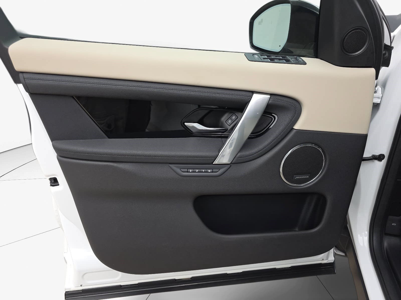Used 2025 Land Rover Discovery Sport S AWD/4WD image 23